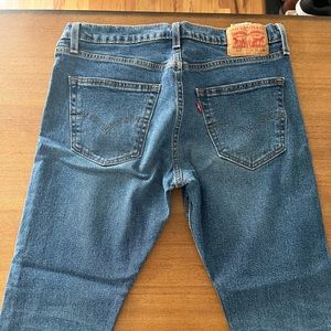 Levi’s 512 Red tag